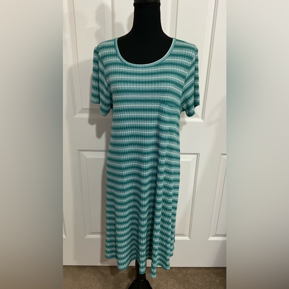 LuLaRoe 2Xl Green and White Ribbed  Carly Dress - Picture 1 of 6